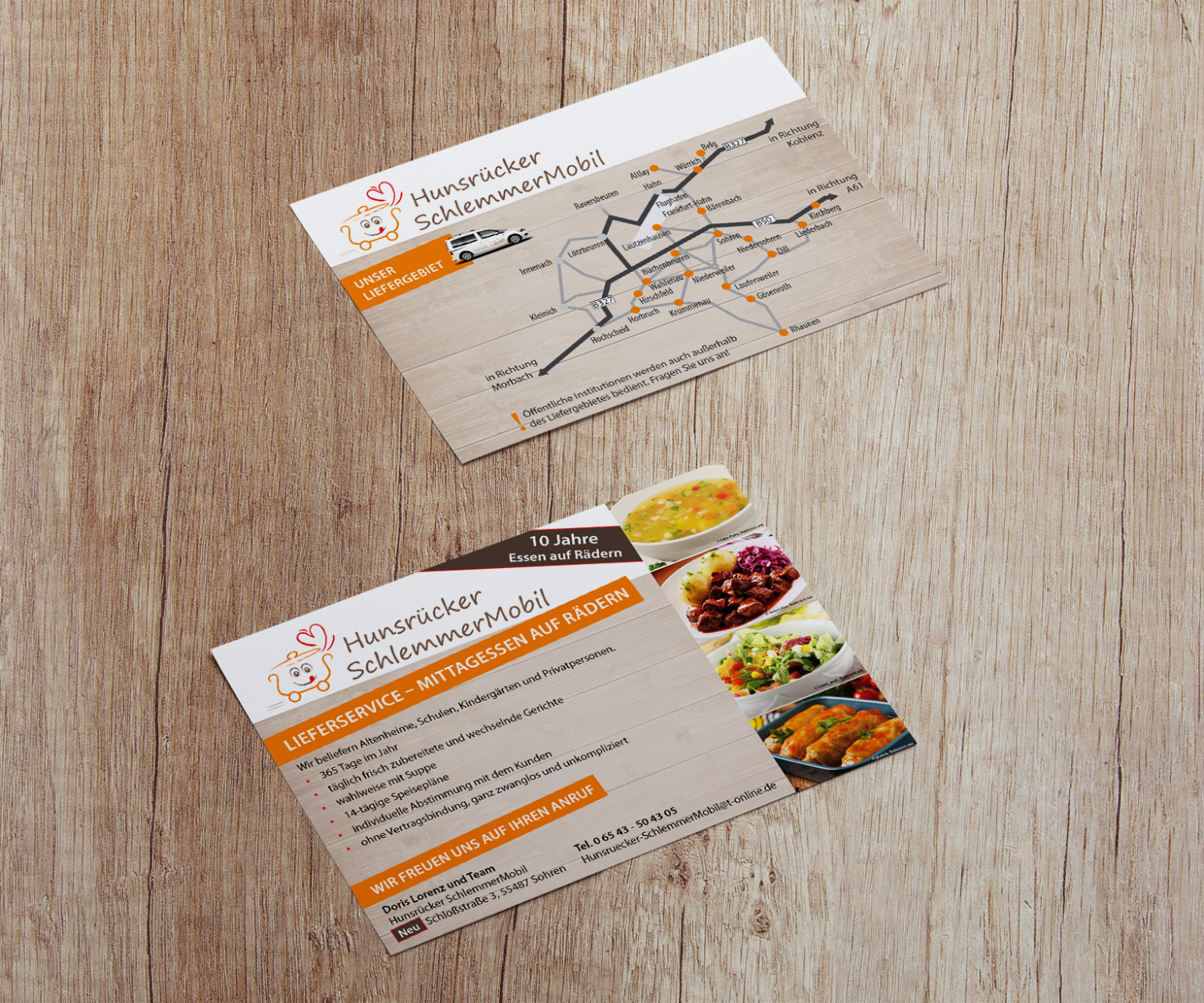 Werbeflyer in A5 für die Bewerbung des Mittagessens auf Rädern des Hunrücker SchlemmerMobils aus Sohren. Auf der Vorderseite die Leistungen und die Kontaktdaten. Auf der Rückseite eine grafische Karte mit den Ortschaften die im Liefergebiet liegen.