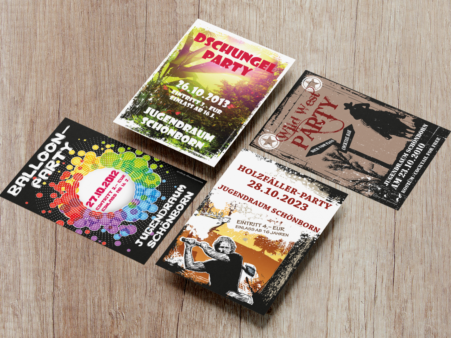 Grafische Partyfler für die Motto-Partys des Jugendraum Schönborns im Hunsrück. Hier jeweils einen Flyer für eine Wild West Party, Dschungel Party, Balloon-Pary und Holzfäller-Party.